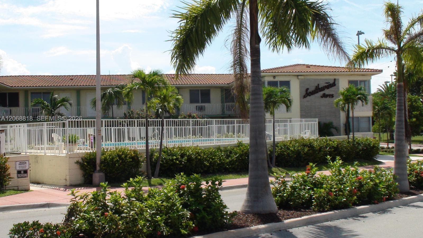 2 S Shore Dr # 15, Miami Beach FL 33141