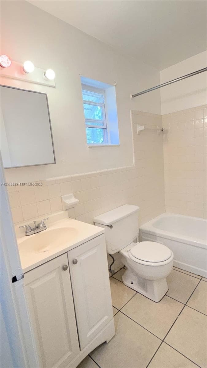 717 NE 1st St # 5, Hallandale Beach FL 33009 photo 5