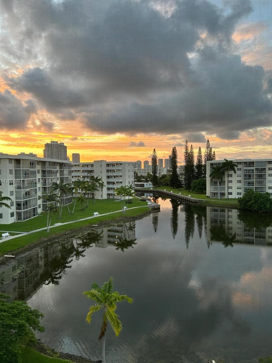 2851 Leonard Dr # J503, Aventura FL 33160