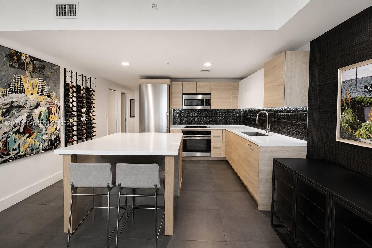 16385 Biscayne Blvd # 1920, North Miami Beach FL 33160 photo 2