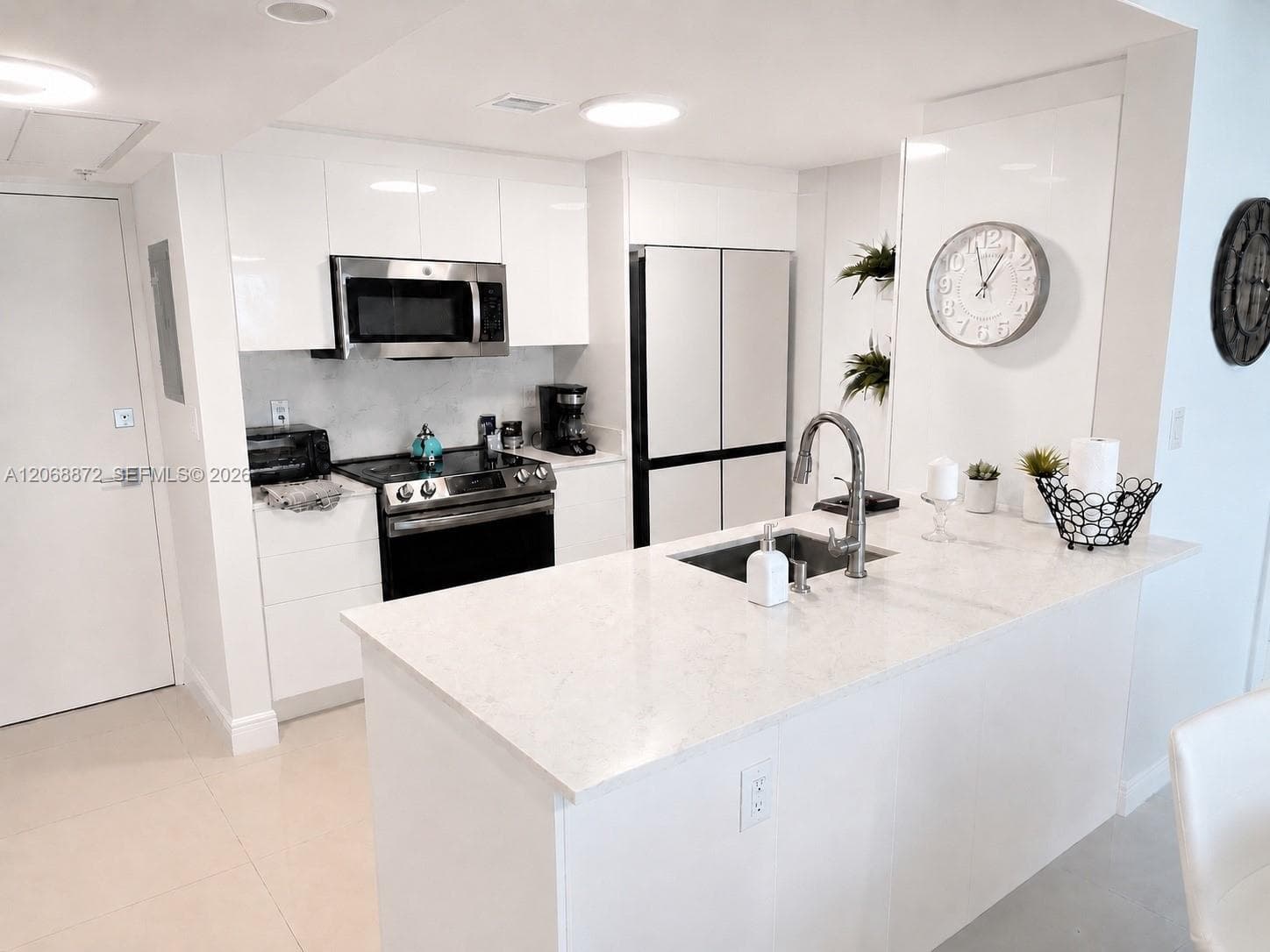 10275 Collins Ave # 624, Bal Harbour FL 33154 photo 2