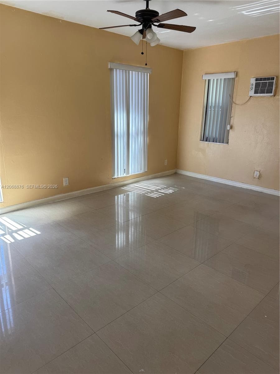 695 NE 151st St # 3, Miami, FL 33162 photo 5