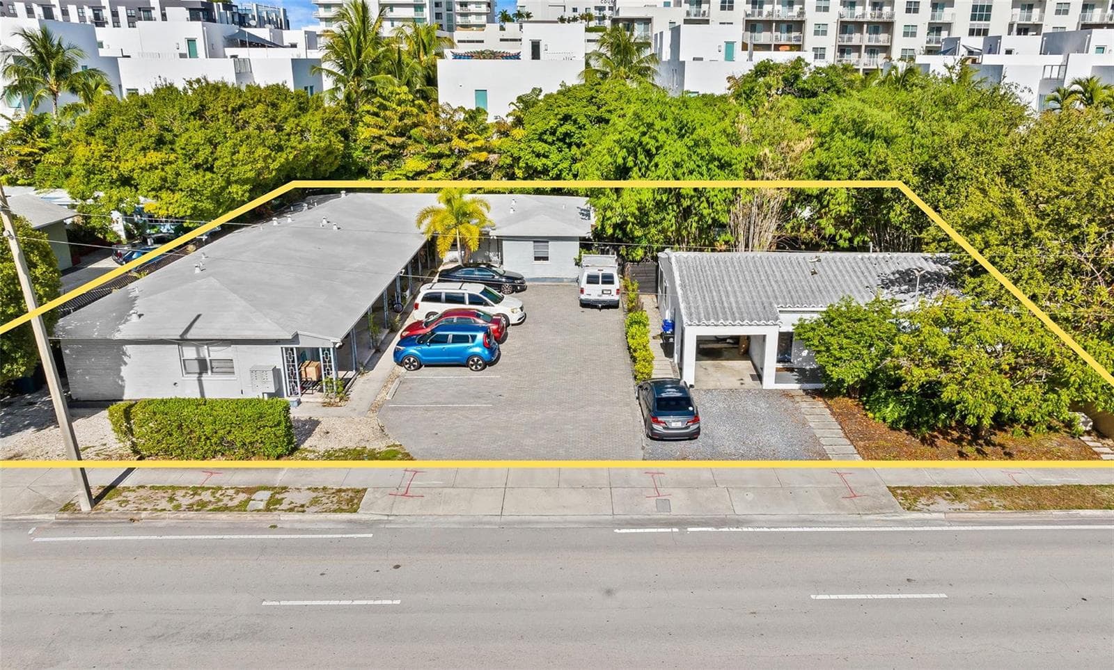 724 NE 3rd Avenue, Fort Lauderdale FL 33304 photo 2