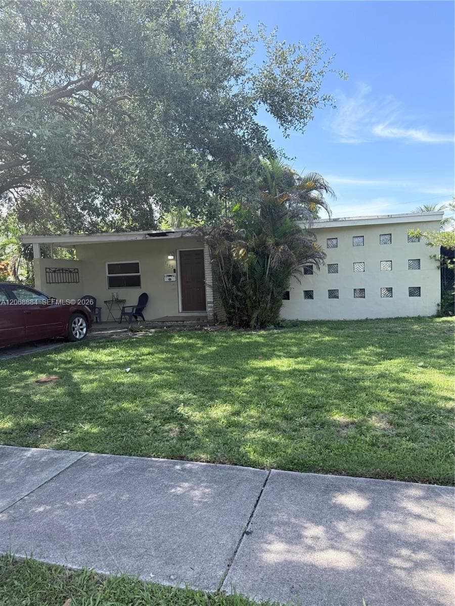 1435 NE 139th St, North Miami FL 33161
