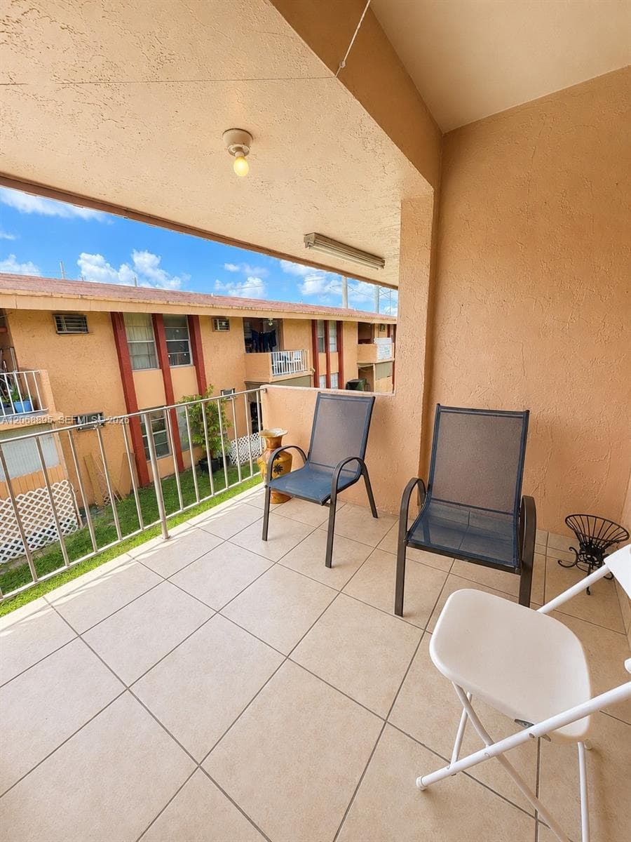 6850 W 14th Ct # 25B, Hialeah FL 33014 photo 4