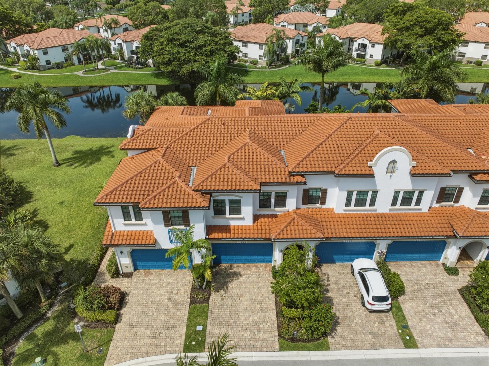 11562 SW 13th Lane, Pembroke Pines FL 33025 photo 3