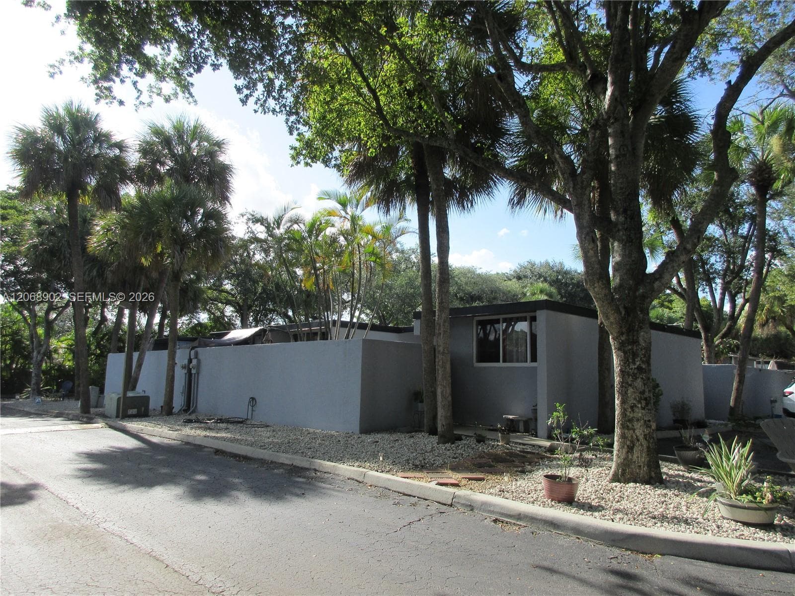 16330 Oak Walk, Miami Lakes FL 33014 photo 3