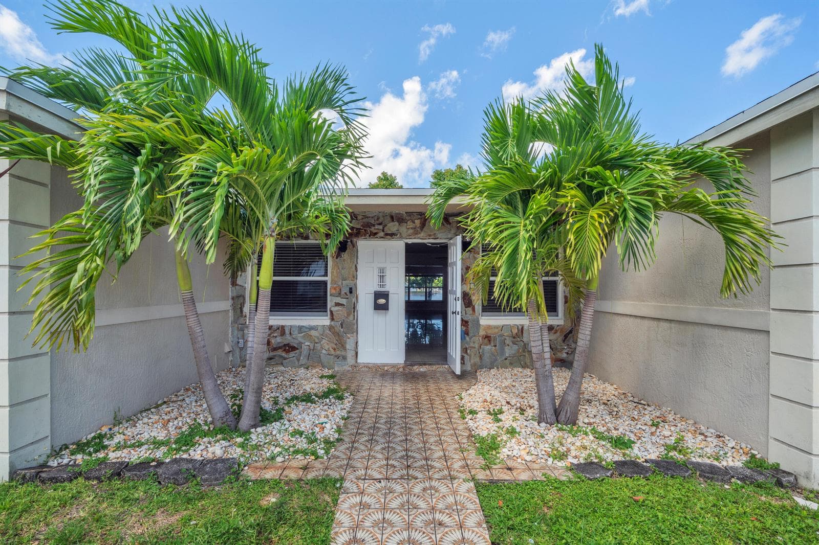 4921 NW 39TH Street, Lauderdale Lakes FL 33319 photo 4