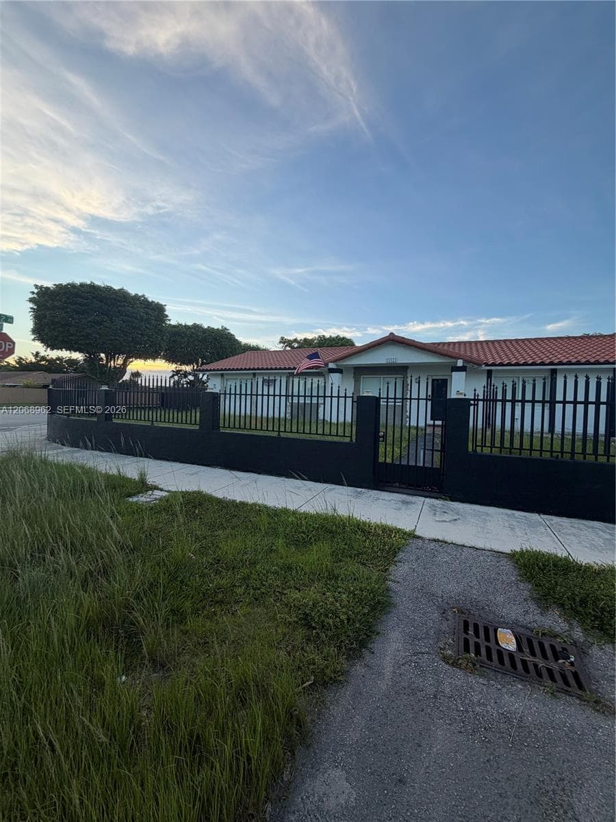 15171 SW 70th St, Miami FL 33193 photo 2
