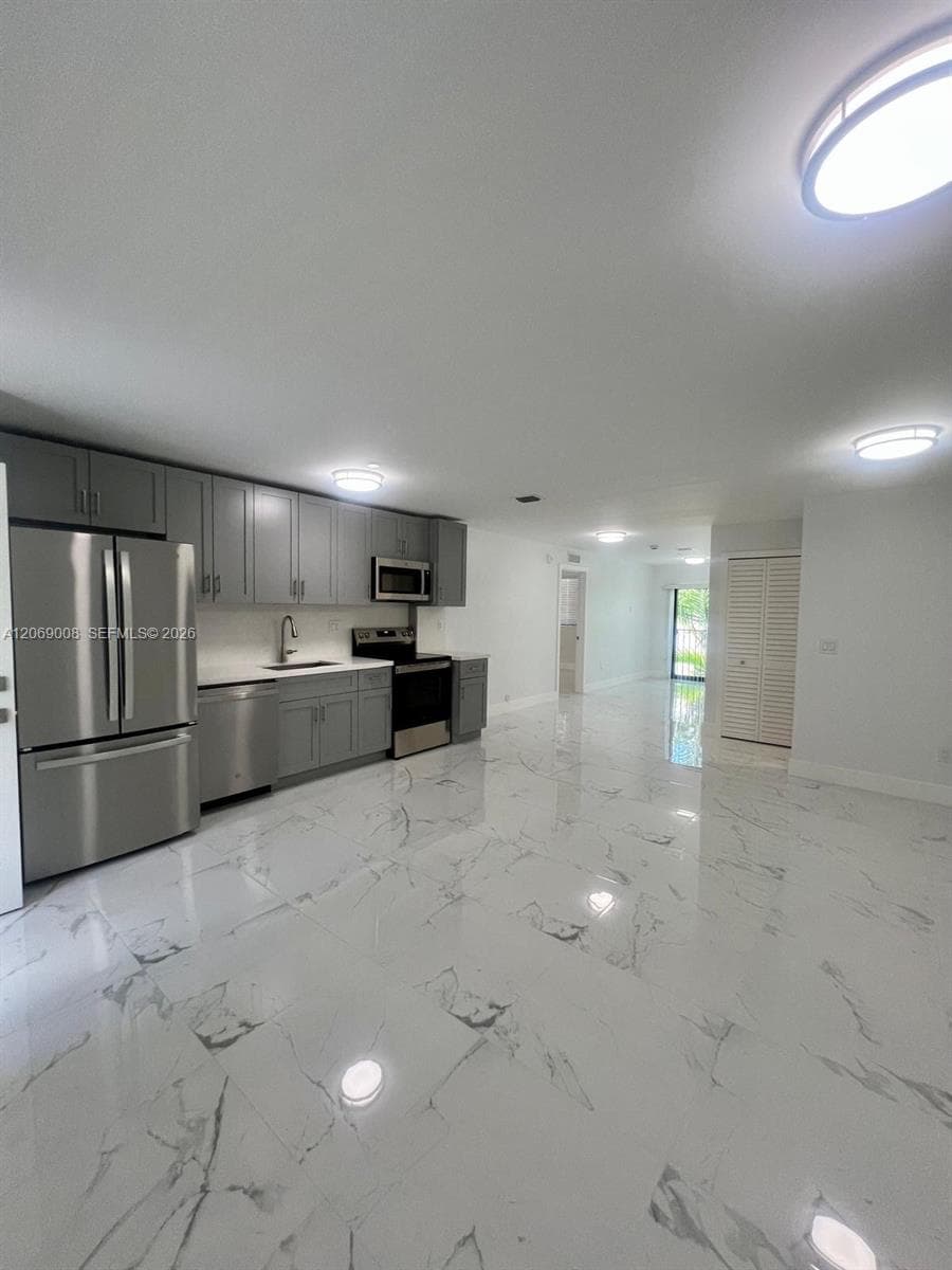 1860 NW 19th St # 101, Miami, FL 33125 photo 3