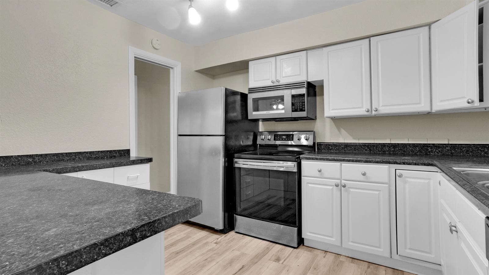 3002 ARTHUR Street, Hollywood FL 33021 photo 5