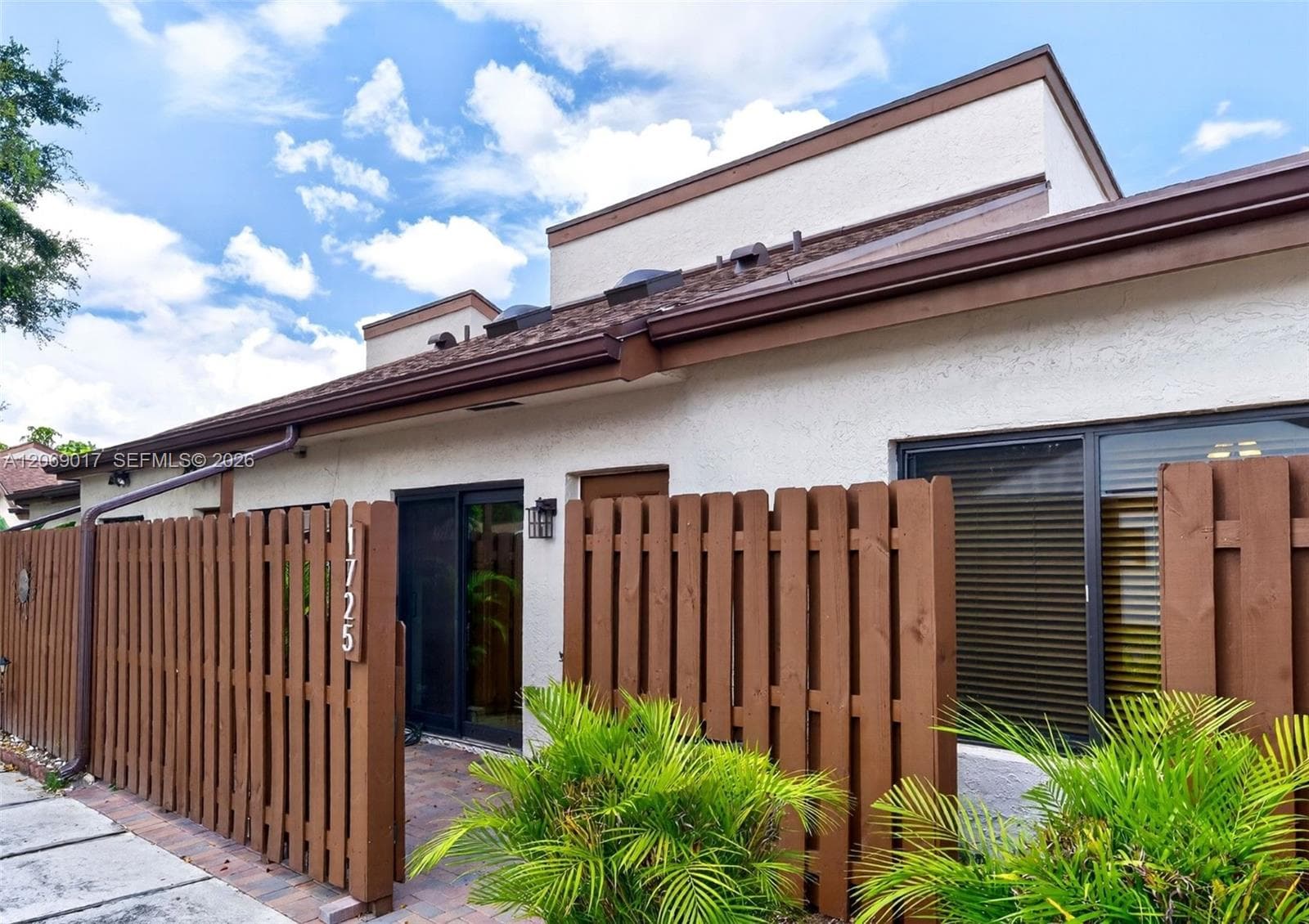 1725 NW 71st Ave, Plantation FL 33313 photo 3