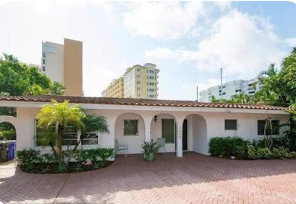 1800 E TERRA MAR Drive, Lauderdale By The Sea FL 33062 photo 2