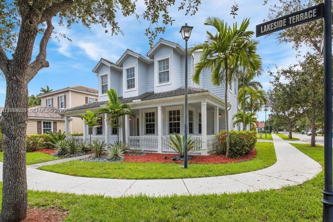 4762 Lakeside Ter, Davie FL 33314 photo 2