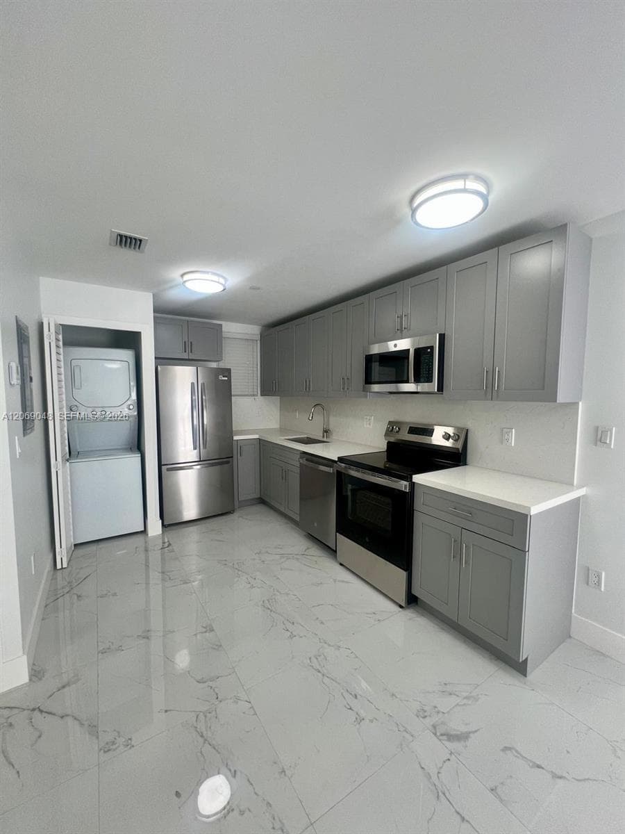 1860 NW 19th St # 102, Miami, FL 33125 photo 4