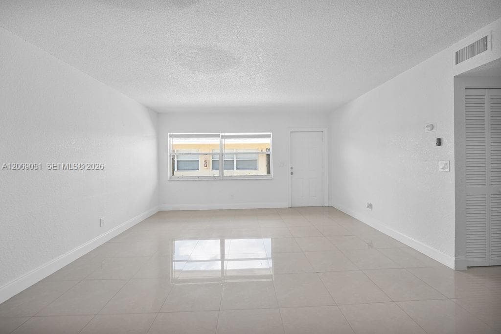 6907 SW 7th St, Margate FL 33068 photo 2