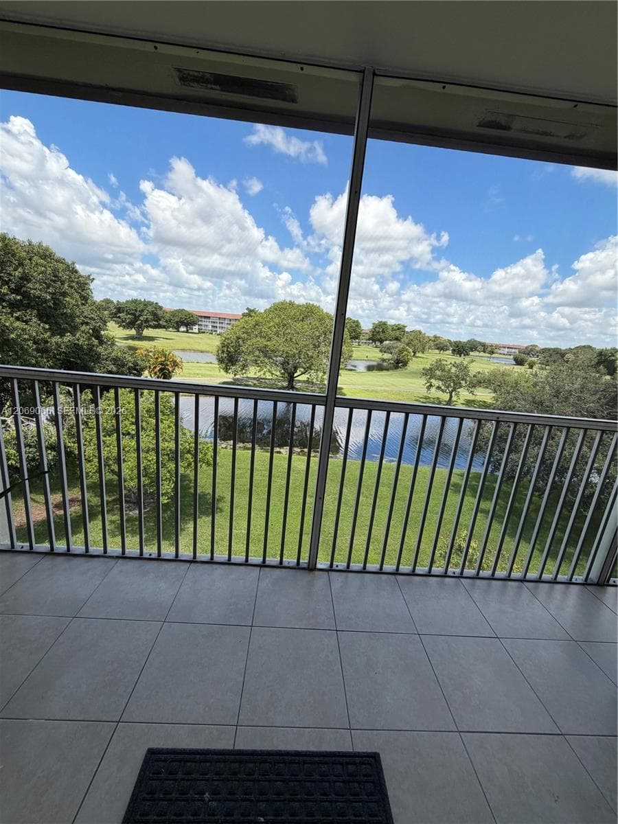 750 SW 133rd Ter # 403C, Pembroke Pines FL 33027 photo 2