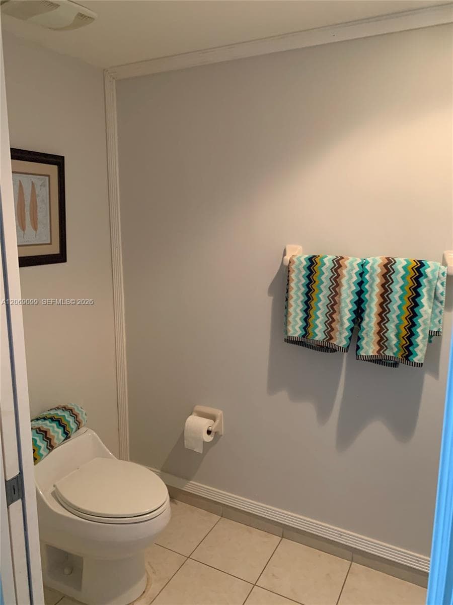 15051 Royal Oaks Ln # 1005, North Miami FL 33181 photo 5