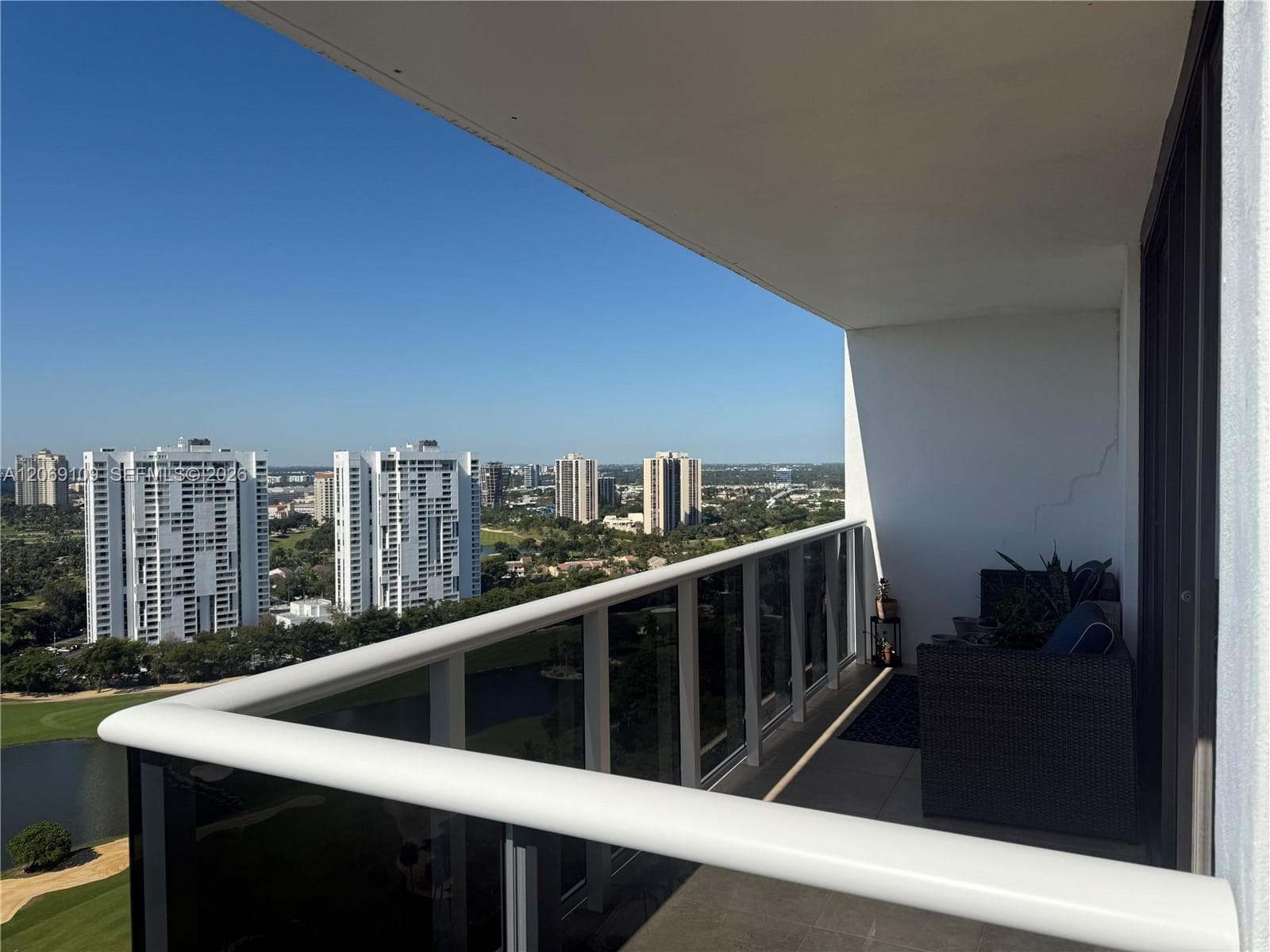 3625 N Country Club Dr # PH5, Aventura FL 33180