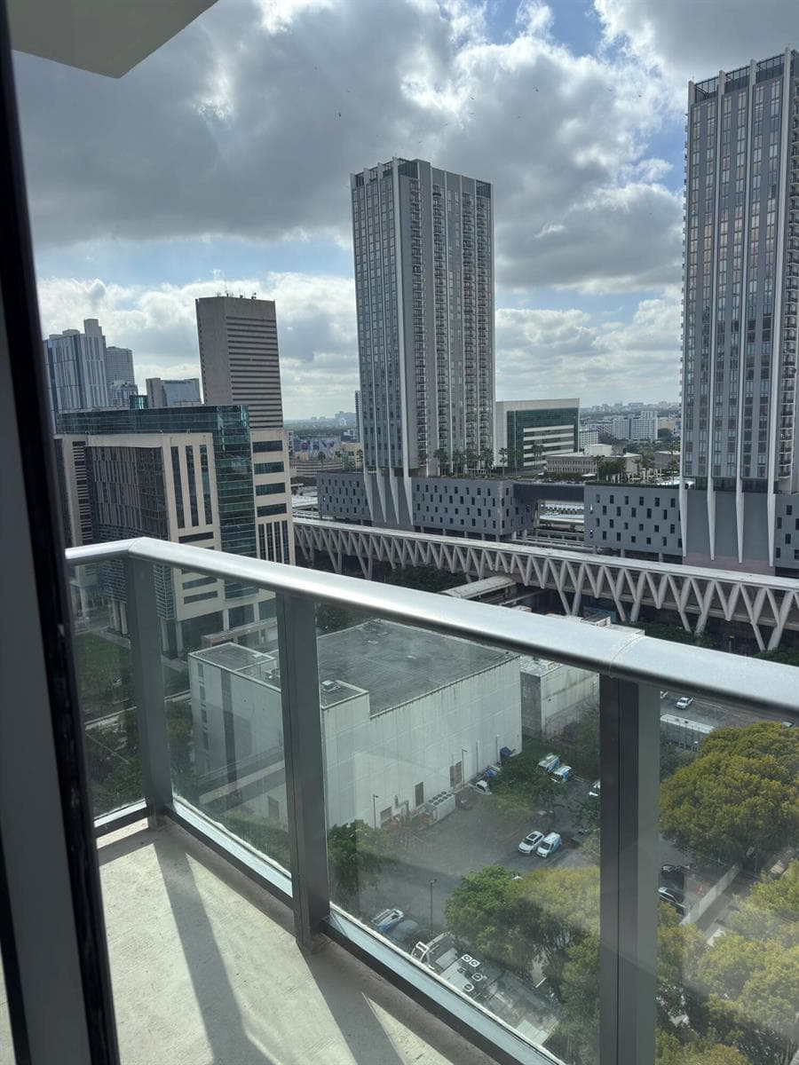 11 NE 6TH Street # 2215, Miami FL 33132