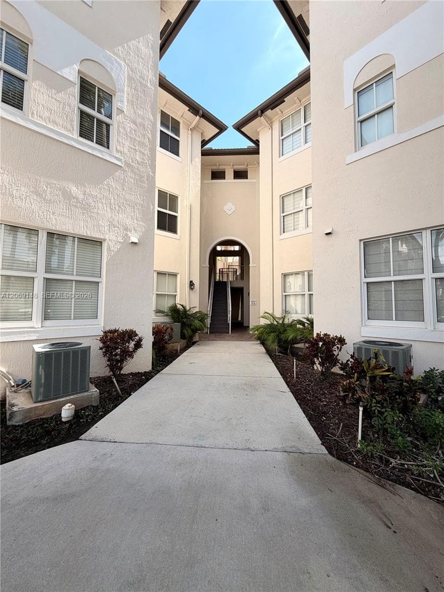 11603 NW 89th St # 109, Doral FL 33178