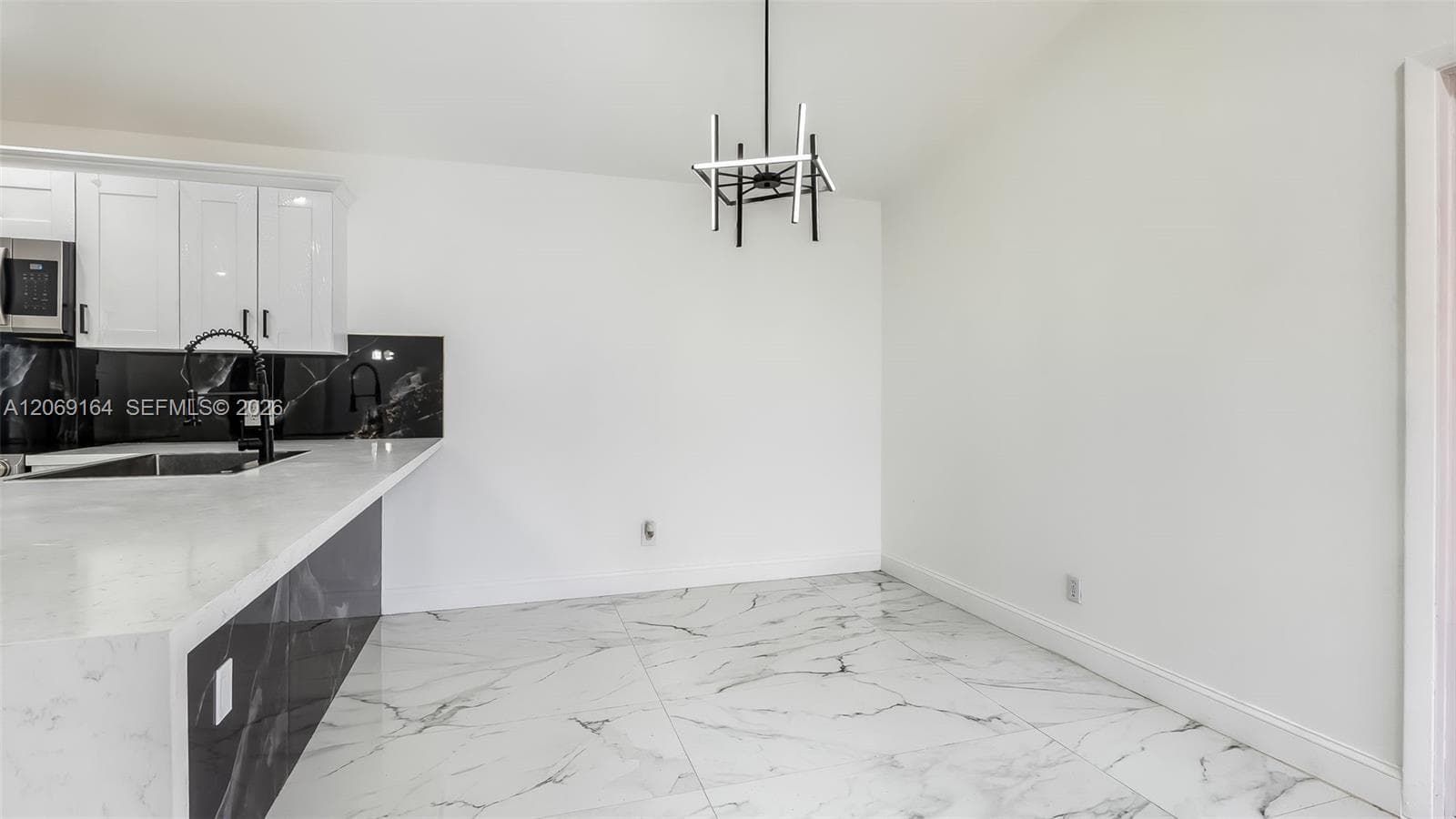 2421 SW 84th Ter, Miramar FL 33025 photo 2