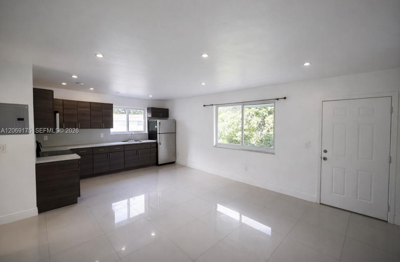 552 NE 61st St # 6, Miami, FL 33137 photo 3