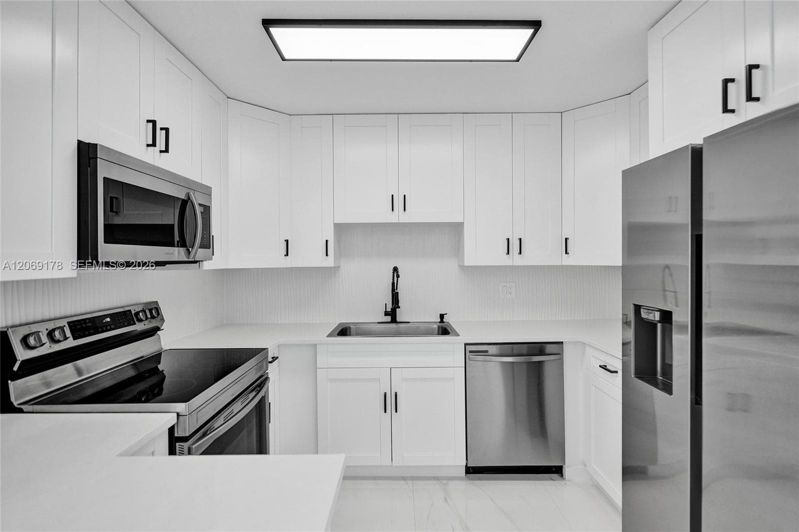 1220 NE 8th St, Pompano Beach FL 33060 photo 2