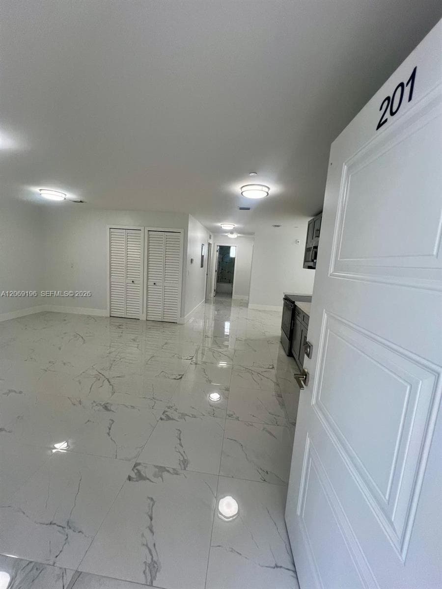 1860 NW 19th St # 201, Miami, FL 33125 photo 2