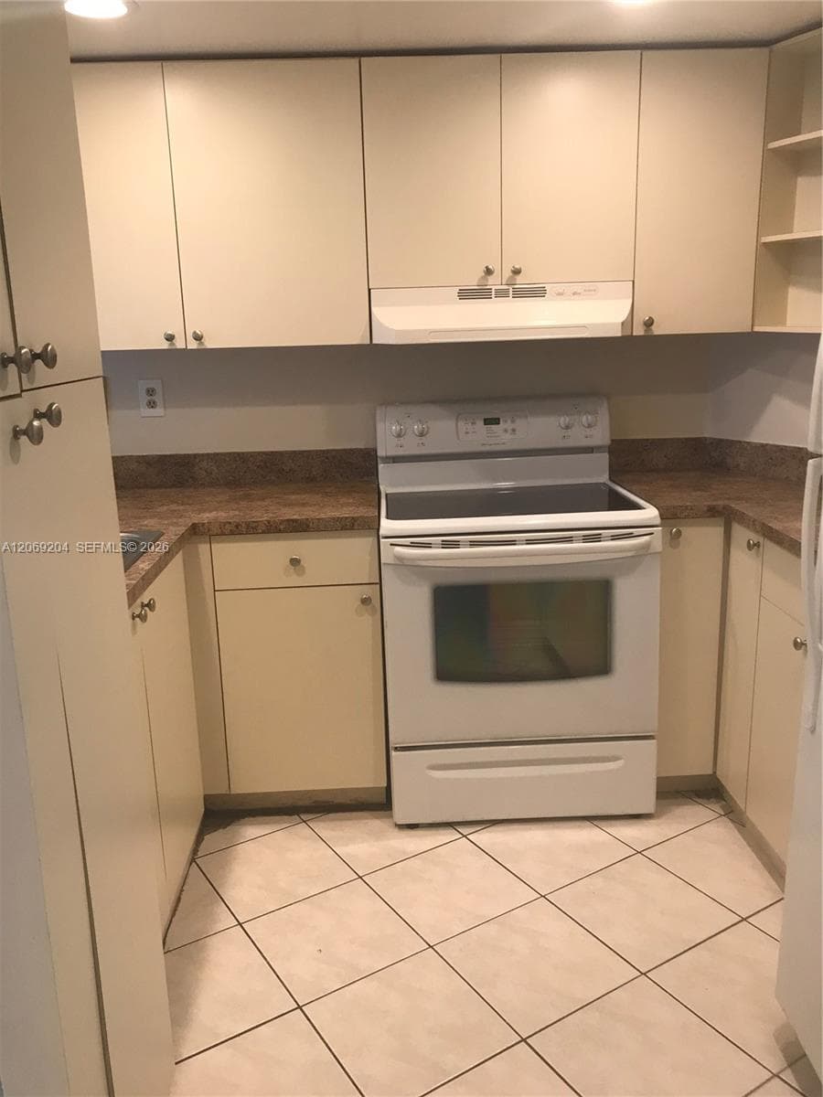7125 NW 186th St # B106, Hialeah FL 33015