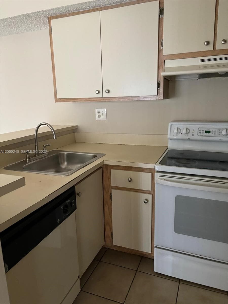 7200 NW 179th St # 310, Hialeah FL 33015 photo 2