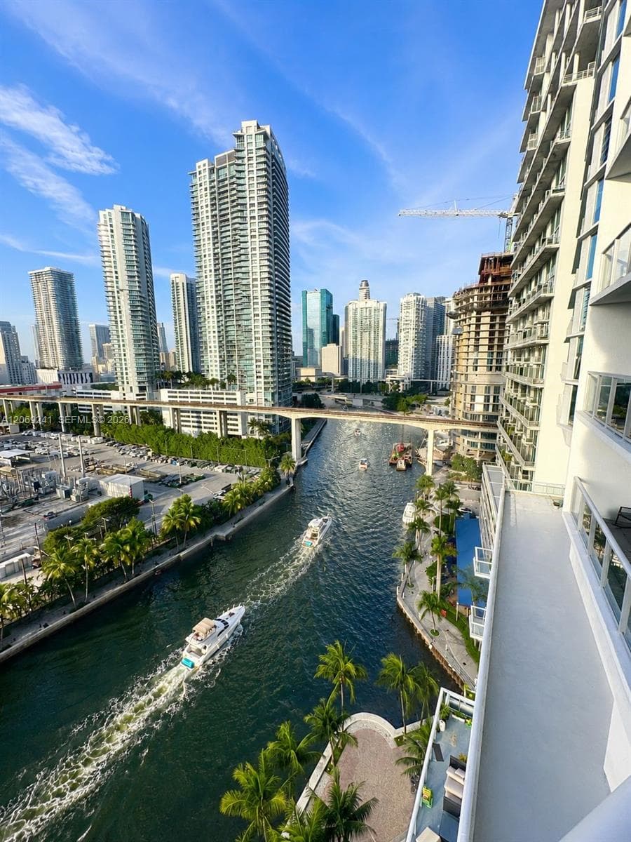 185 SW 7th St # 1505, Miami FL 33130 photo 5