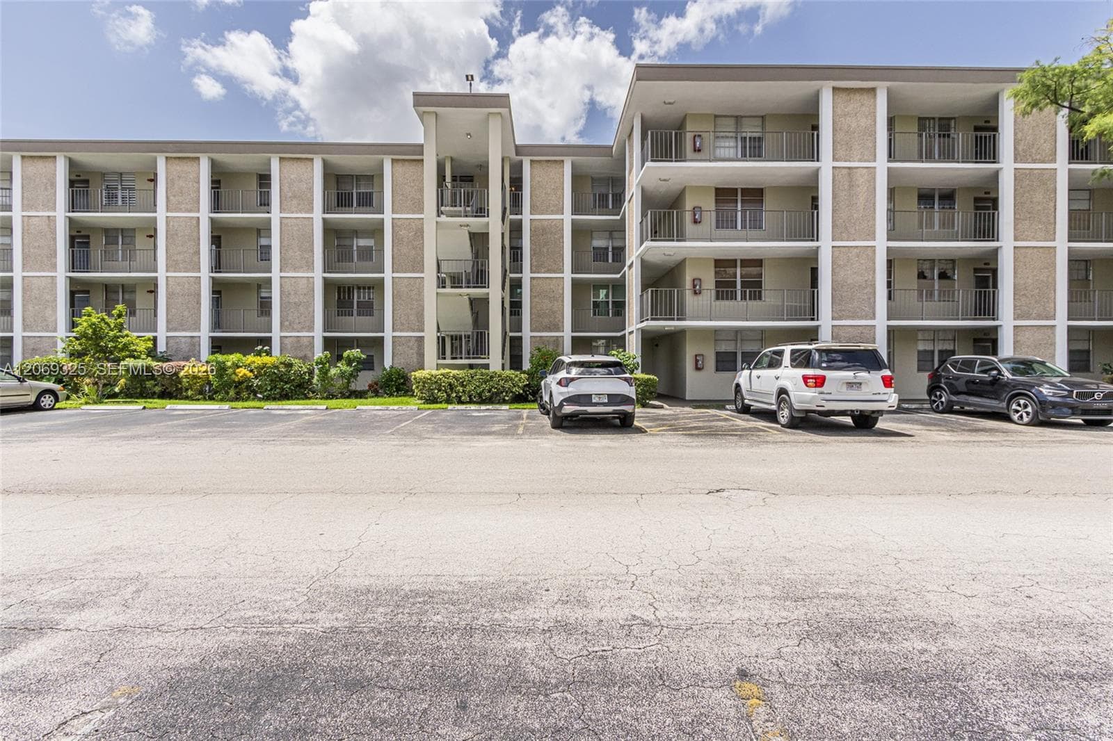 2998 NW 48th Ter # 432, Lauderdale Lakes FL 33313 photo 2