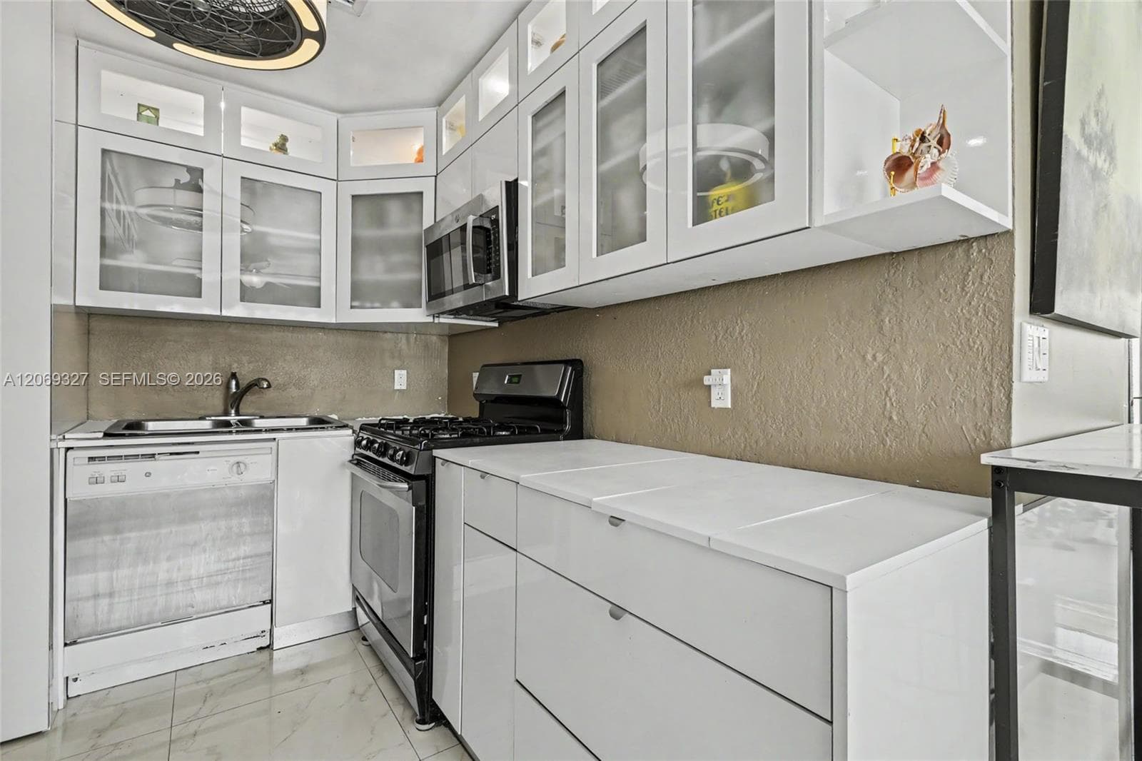 350 S Shore Dr # 15, Miami Beach FL 33141 photo 4
