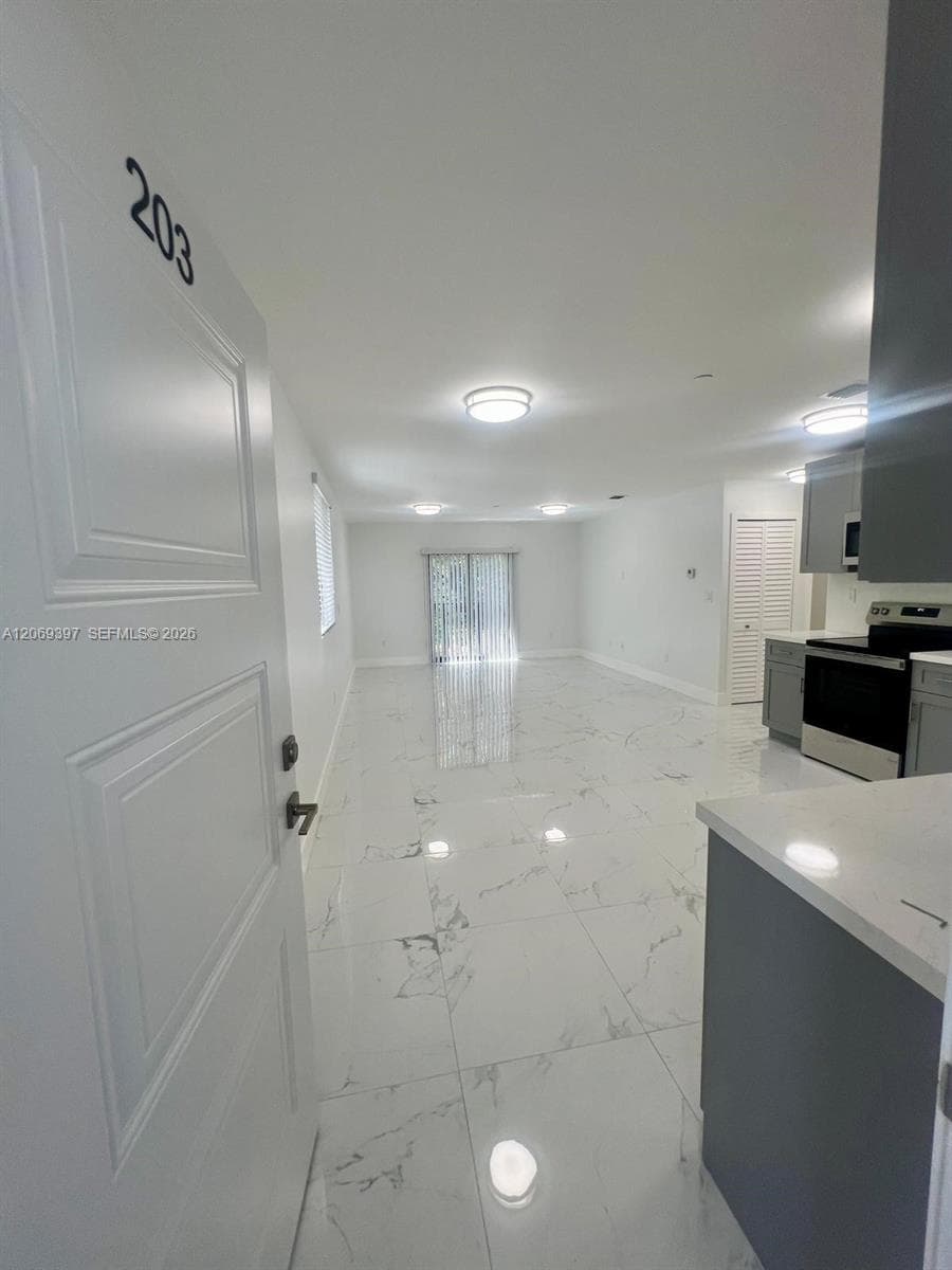 1860 NW 19th St # 203, Miami, FL 33125 photo 3