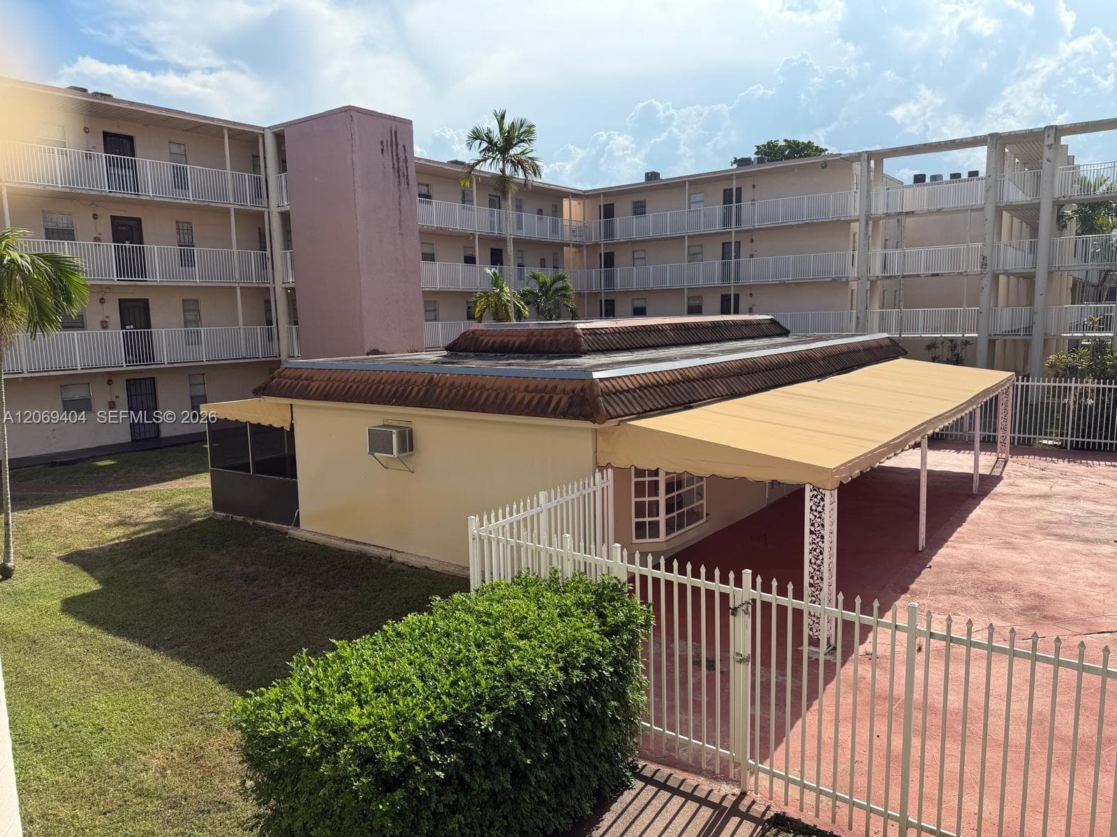 2800 NW 56th Ave # E206, Lauderhill FL 33313