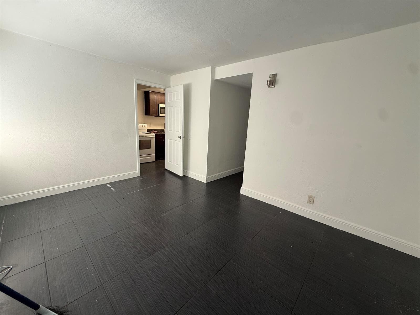 37 SW 14th Street # 9, Dania Beach FL 33004 photo 2