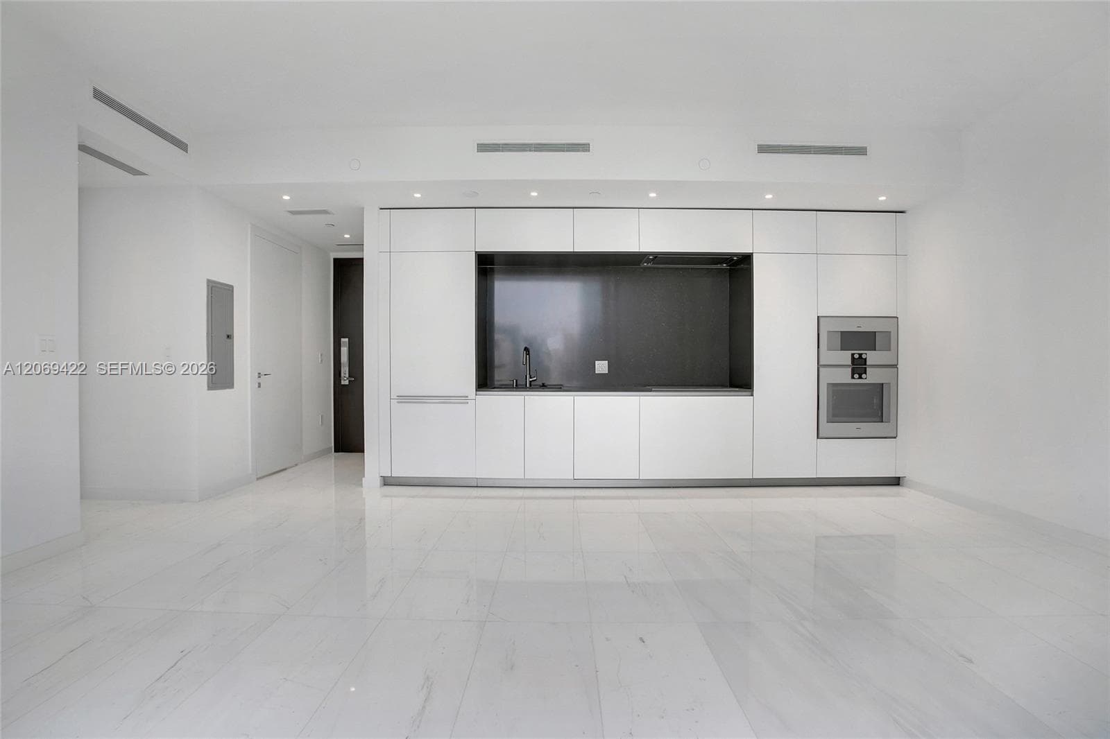 300 Biscayne Boulevard Way # 3108, Miami FL 33131 photo 5