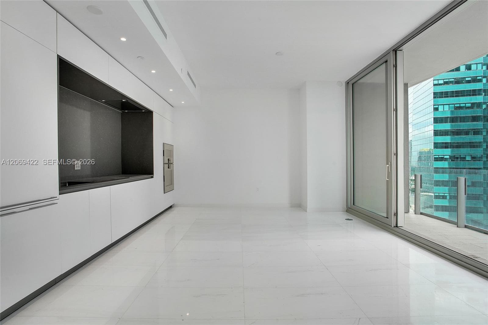 300 Biscayne Boulevard Way # 3108, Miami FL 33131 photo 4