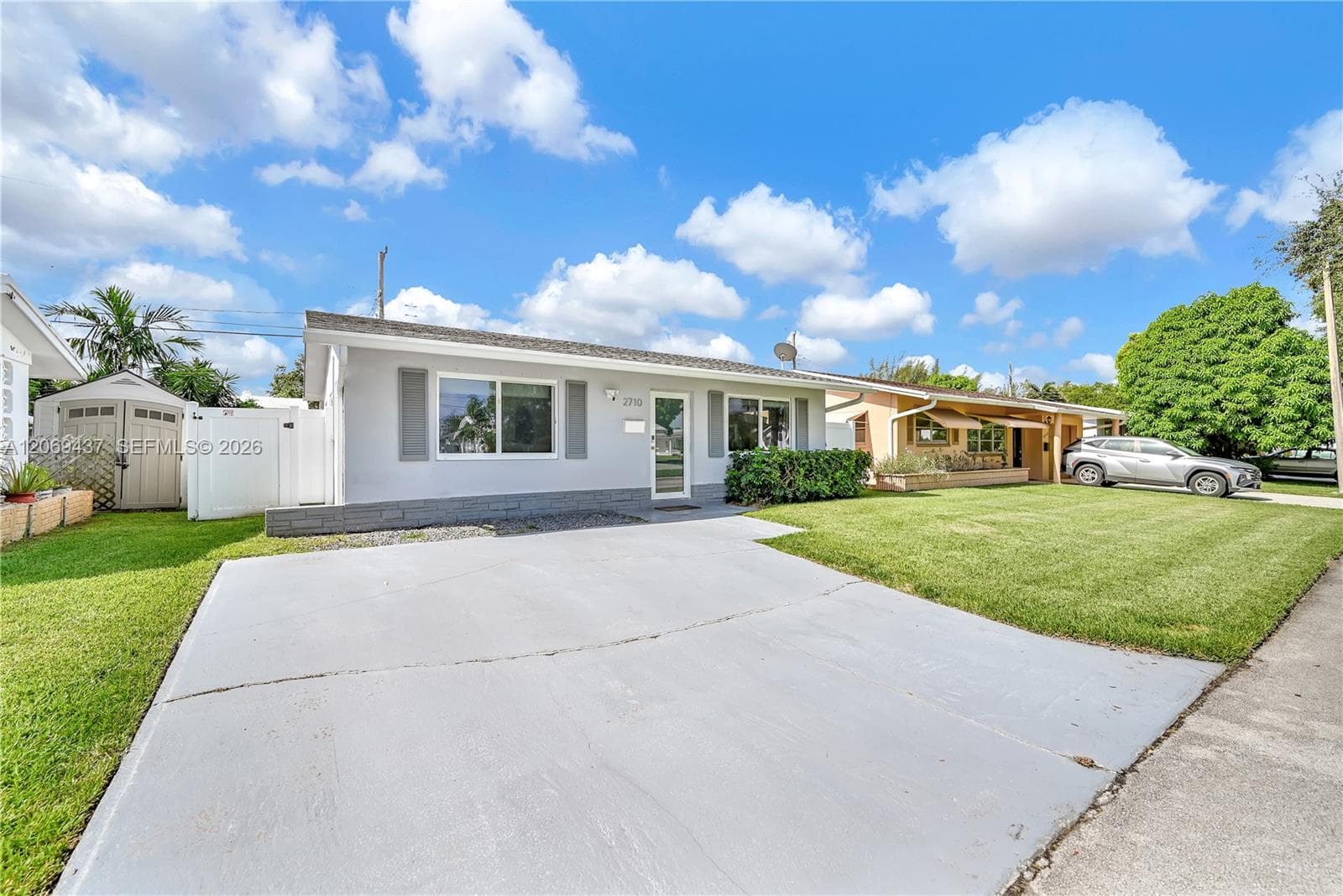 2710 NW 54th St, Tamarac FL 33309 photo 2