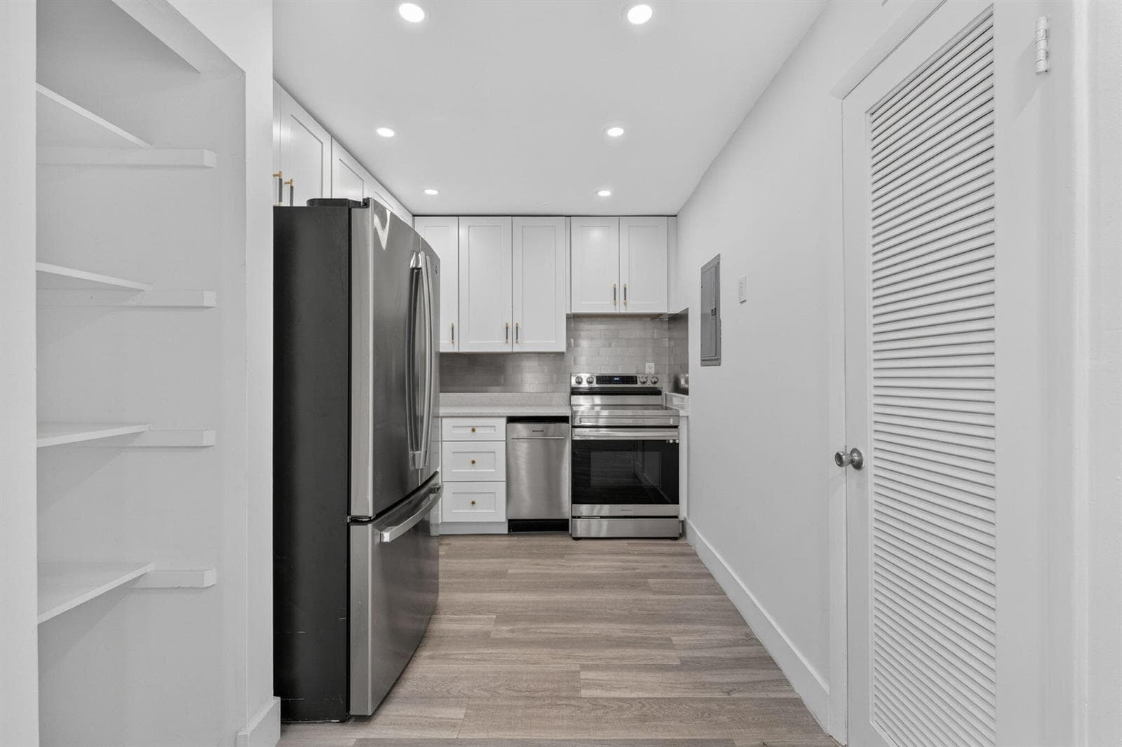 17051 NE 35TH Avenue # 207, North Miami Beach FL 33160 photo 4