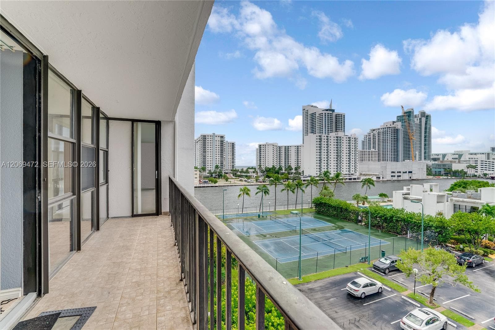 1000 Parkview Dr # 614, Hallandale Beach FL 33009 photo 2
