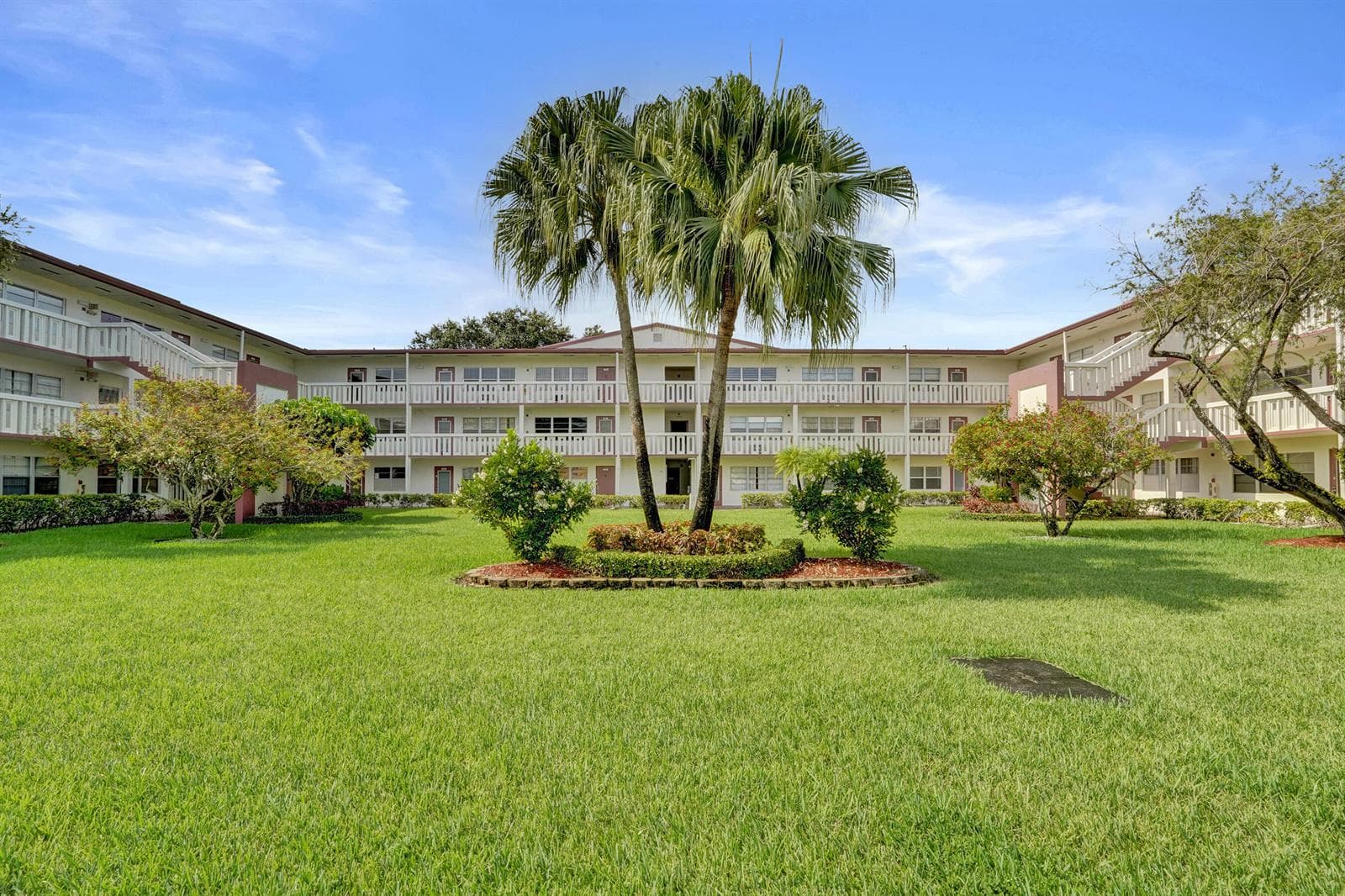 566 FANSHAW N, Boca Raton FL 33434 photo 2