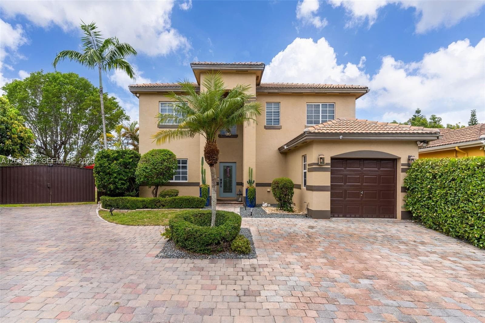 20922 SW 88th Pl, Cutler Bay FL 33189 photo 2