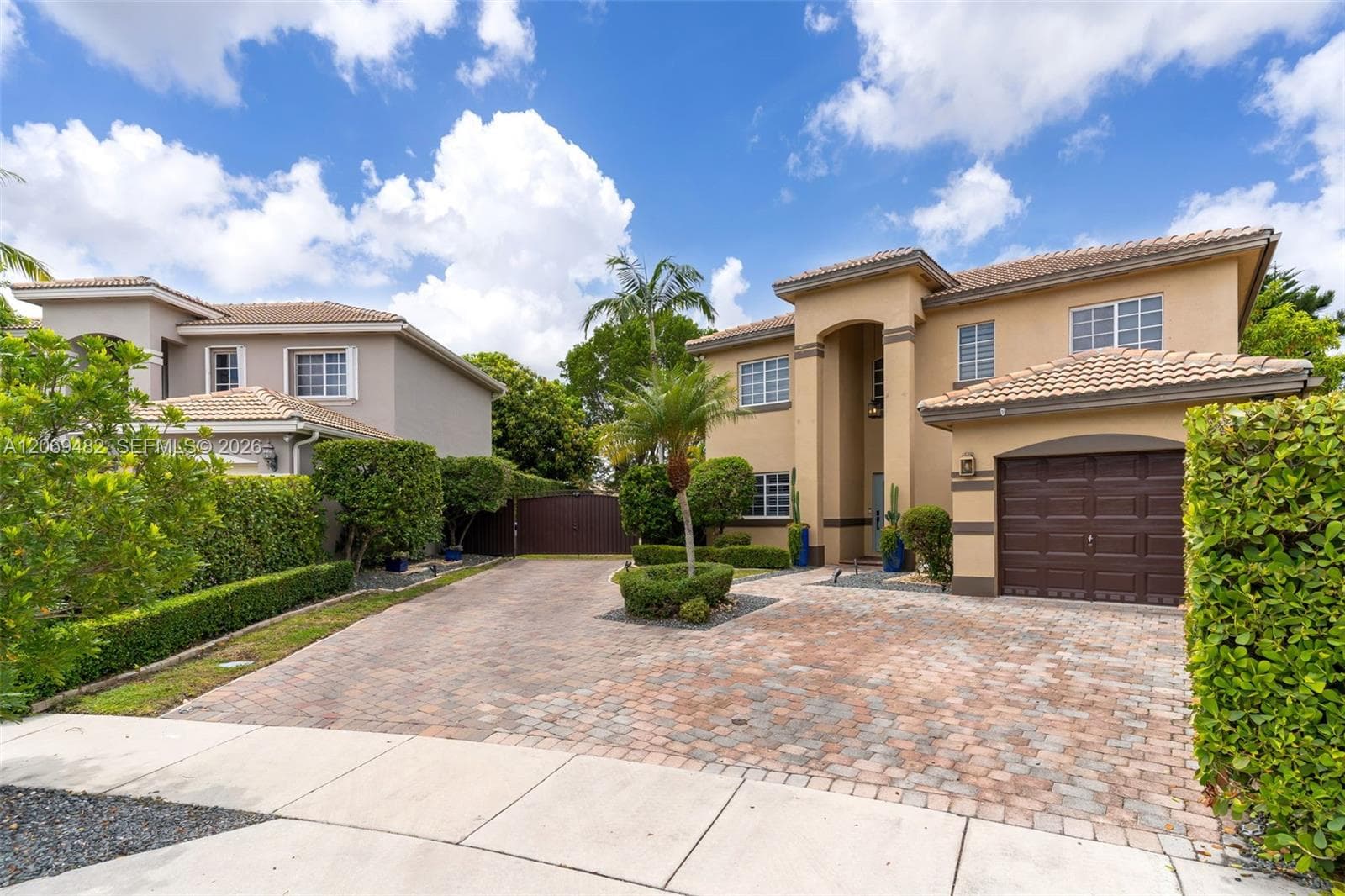 20922 SW 88th Pl, Cutler Bay FL 33189