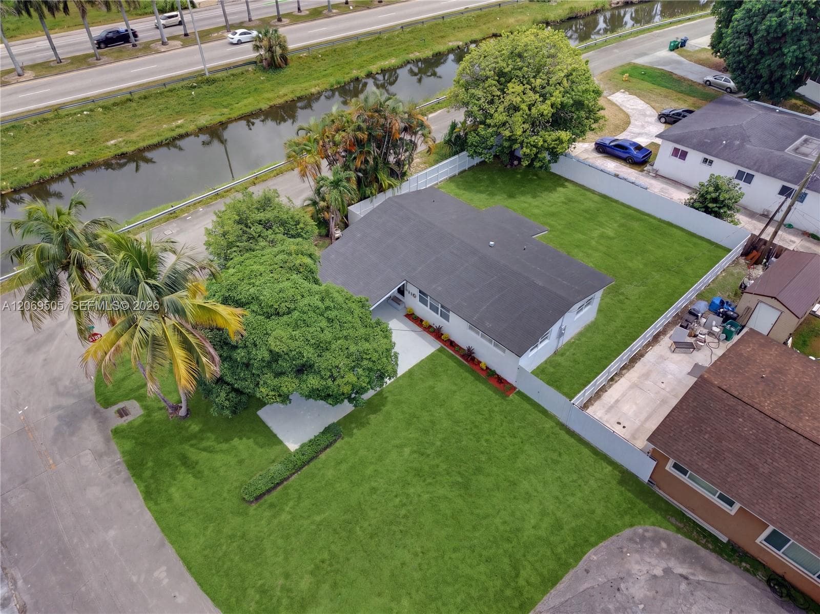 2200 NW 110th St, Miami FL 33167