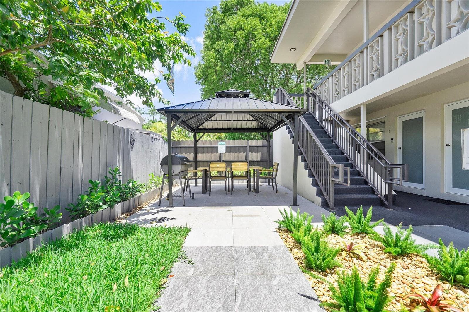 1638 PLUNKETT Street # 9, Hollywood FL 33020