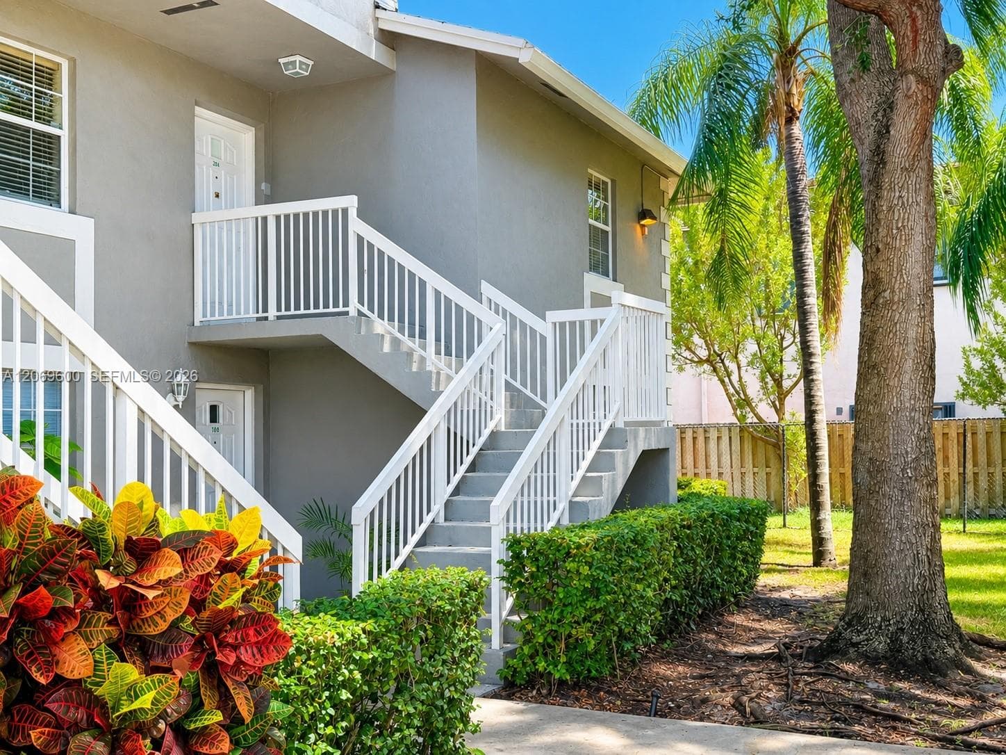 464 NE 210th Cir Ter # 10A, Miami FL 33179 photo 2