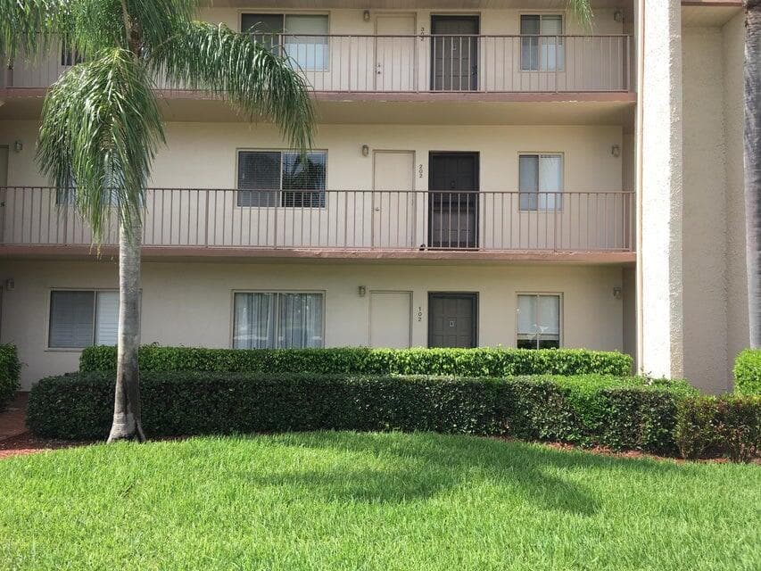 4070 Tivoli Court # 202, Lake Worth FL 33467