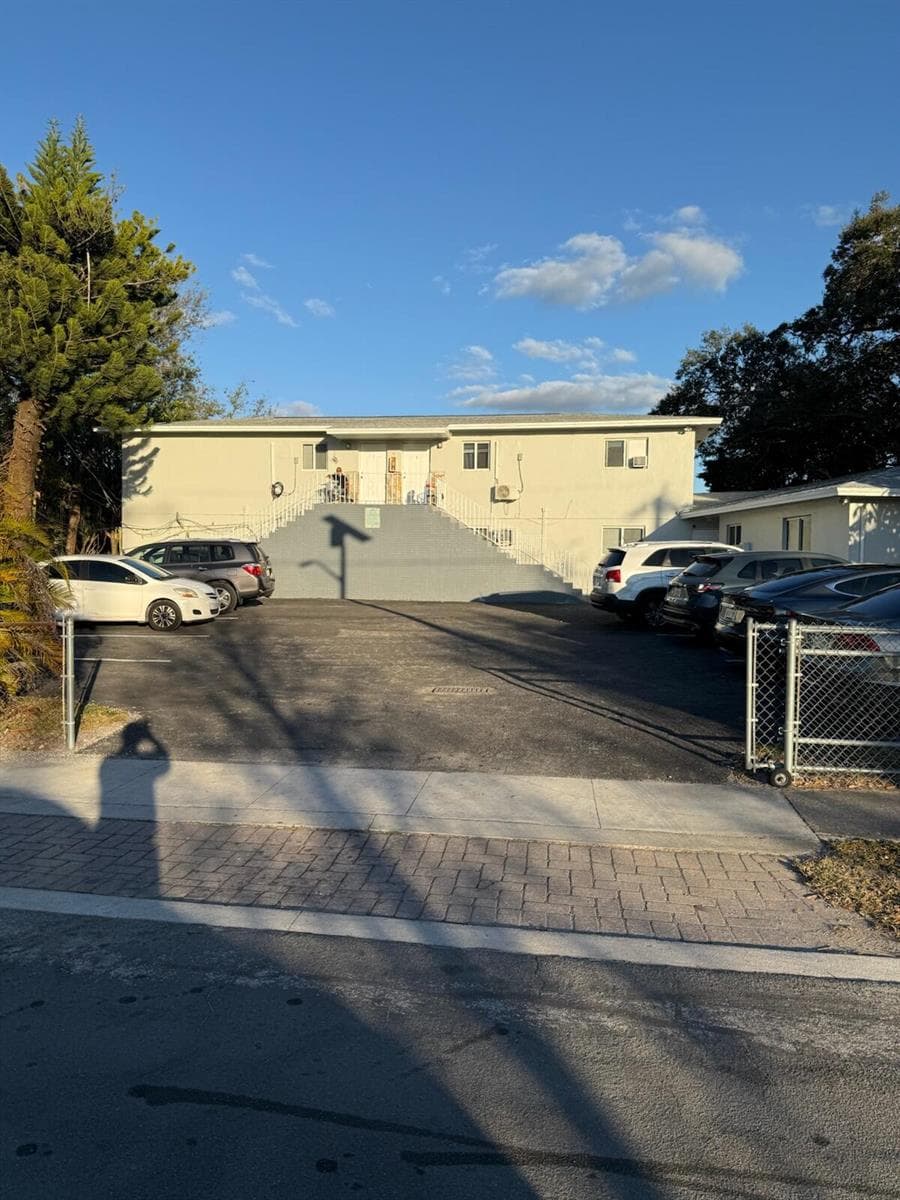 126 NW 8TH Avenue # 1, Dania Beach FL 33004 photo 3